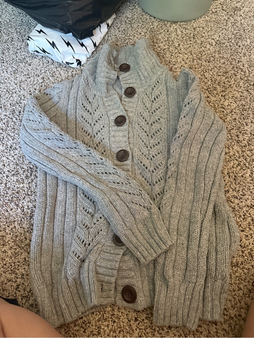 Gap sweater size medium